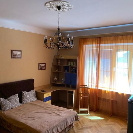 تشيرنيفتسي Apartment On Hoholya Street المظهر الخارجي الصورة