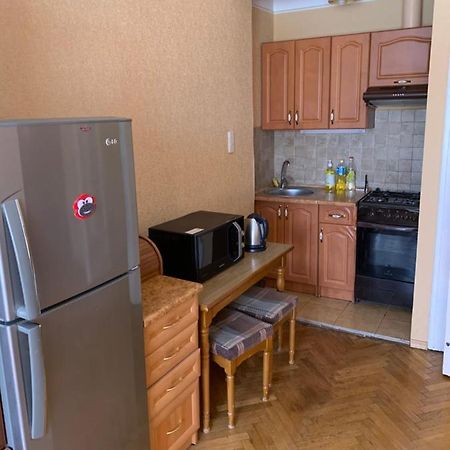 تشيرنيفتسي Apartment On Hoholya Street المظهر الخارجي الصورة