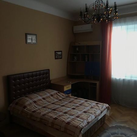 تشيرنيفتسي Apartment On Hoholya Street المظهر الخارجي الصورة