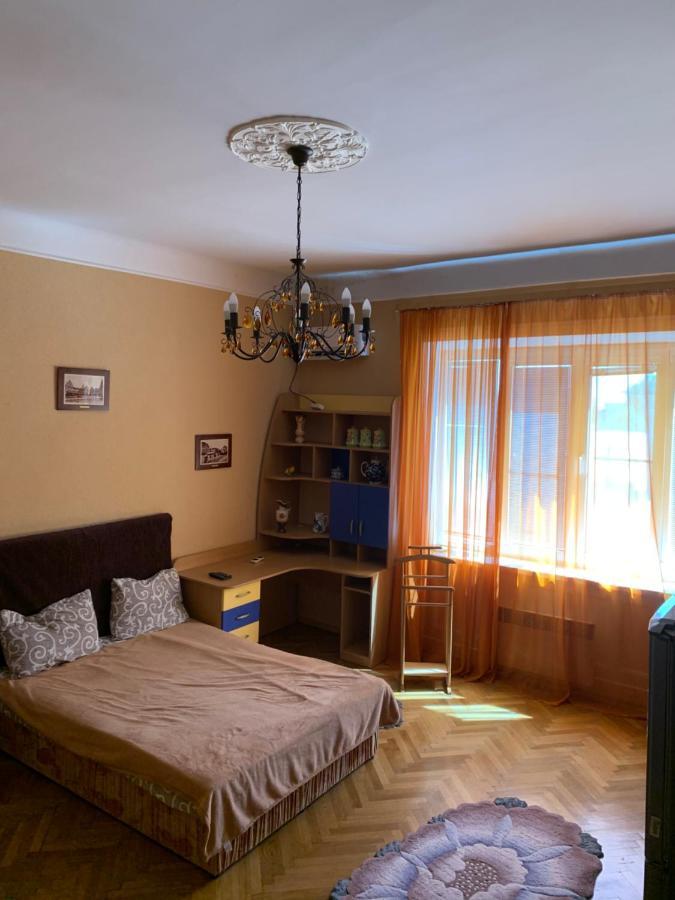 تشيرنيفتسي Apartment On Hoholya Street المظهر الخارجي الصورة