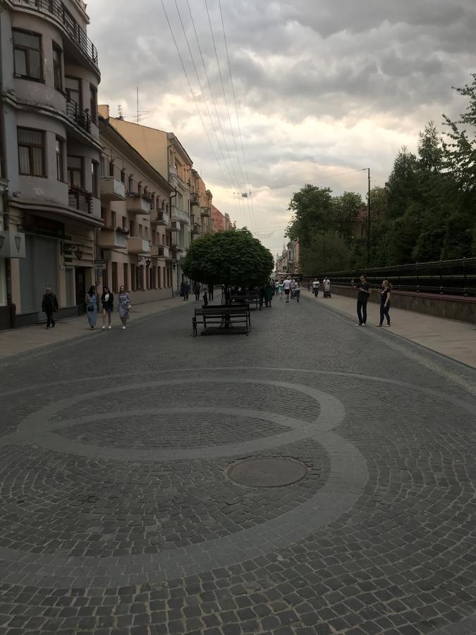 تشيرنيفتسي Apartment On Hoholya Street المظهر الخارجي الصورة